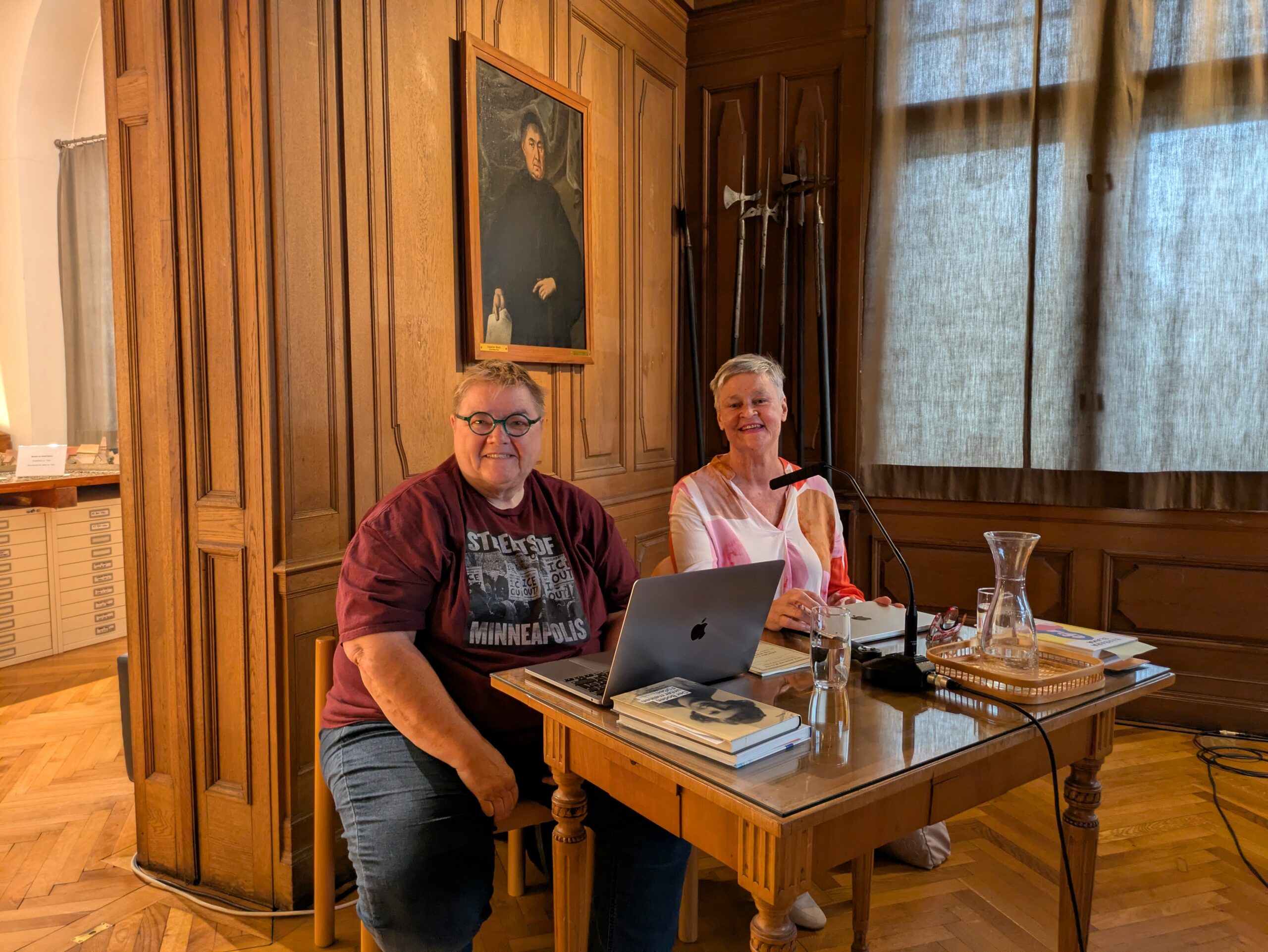 Die beiden Vortragenden, Astrid Berger und Beate Jorda
